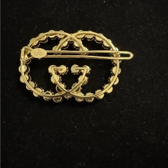 Gucci Gold and Pearl Hair Clip - Picture 3 of 4